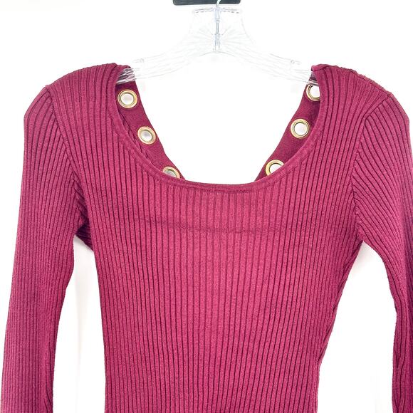 Venus Womens Ribbed Knit Top Sz Small Burgundy Cotton V Grommet Neck Long Sleeve - Picture 3 of 11